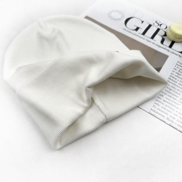 Шапка Marakas рубчик з відворотом молочна