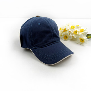 Кепка котонова синя з білим