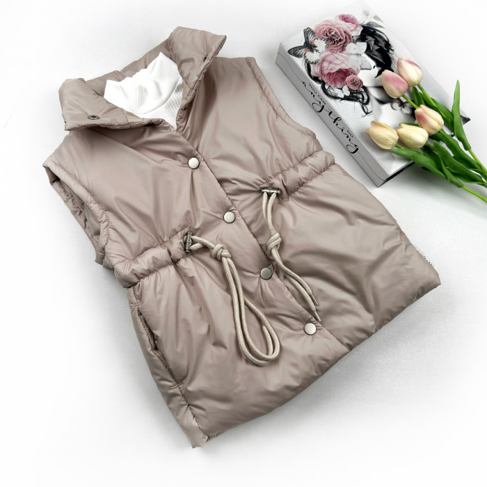 Жилетка удлиненная с кулиской бежевая