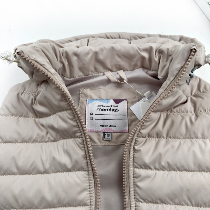 Marakas™ Жилетка на нейлоні з капюшоном молочна