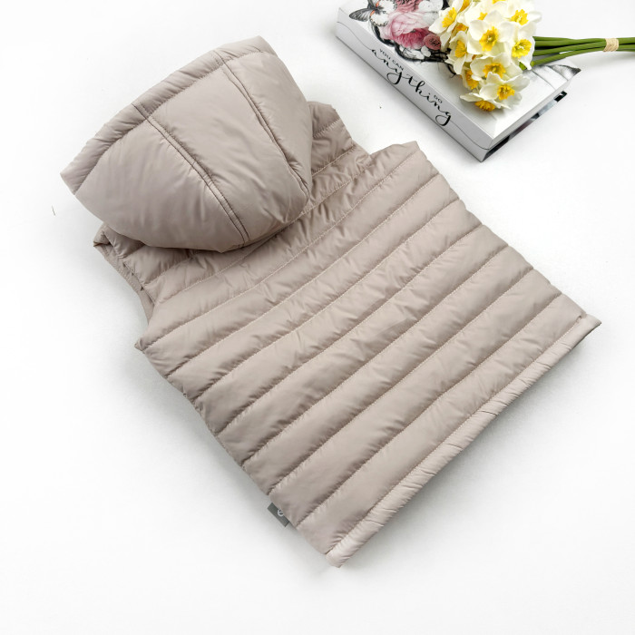 Marakas™ Жилетка на нейлоні з капюшоном молочна