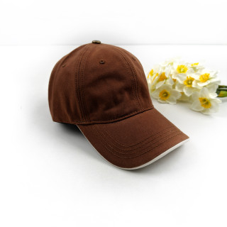 Кепка котонова коричнева з білим